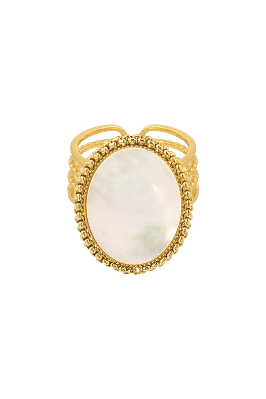 Ring white stone