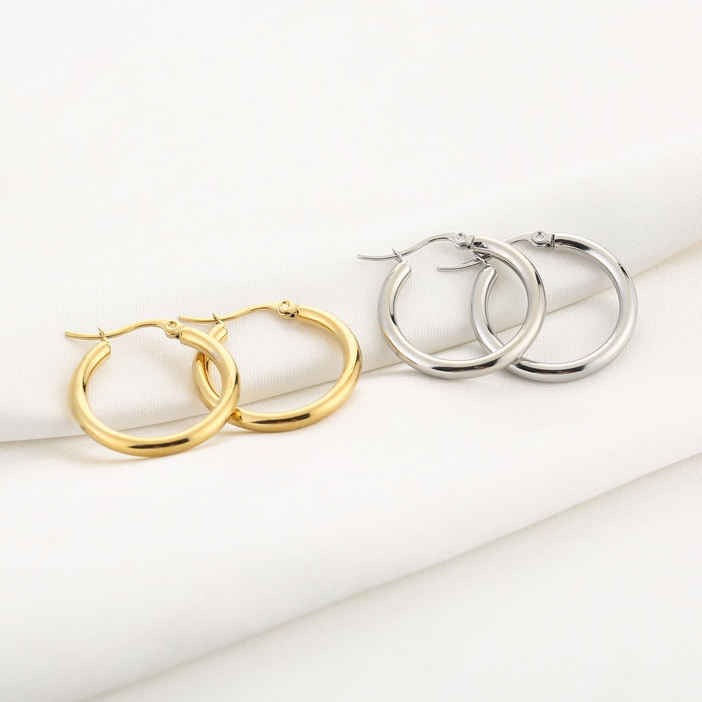 Oorbellen Baby hoops (zilver)